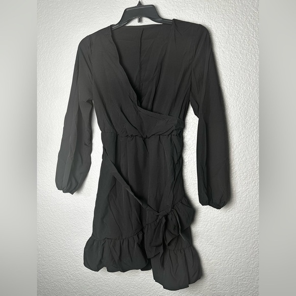 Elegant Black Wrap Dress - Picture 2 of 4
